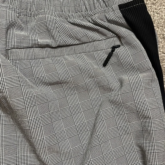Athleta Brooklyn Black and White Plaid Ankle Pant Size 4 - Picture 5 of 13